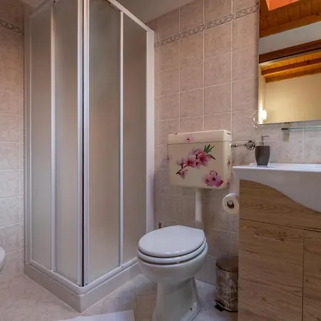 Apartment Happy Guest - & Oasis Riva di Solto